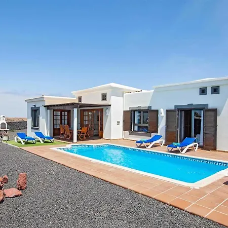 Playa Blanca Sleeps 6 Air Con Wifi Willa Playa Blanca (Lanzarote)