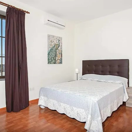 Playa Blanca Sleeps 6 Air Con Wifi *